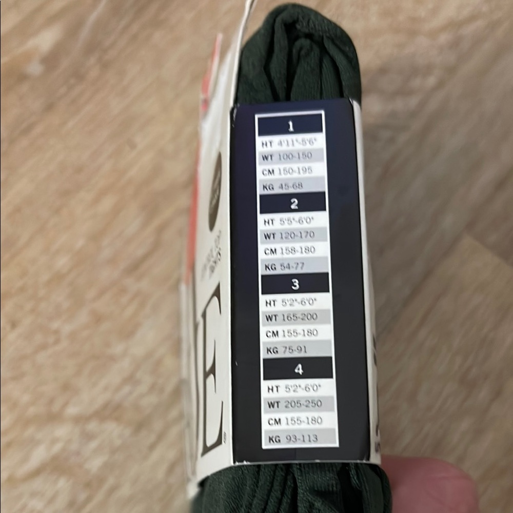 HUE Ultimate Opaque Control Top Tights - Dark Green - Picture 4 of 6